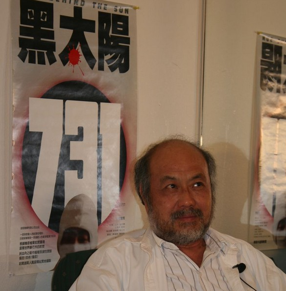 打蛇拳演小媳妇40年后获得与许世友握手旧照,英雄片导演风格变态_郝勇