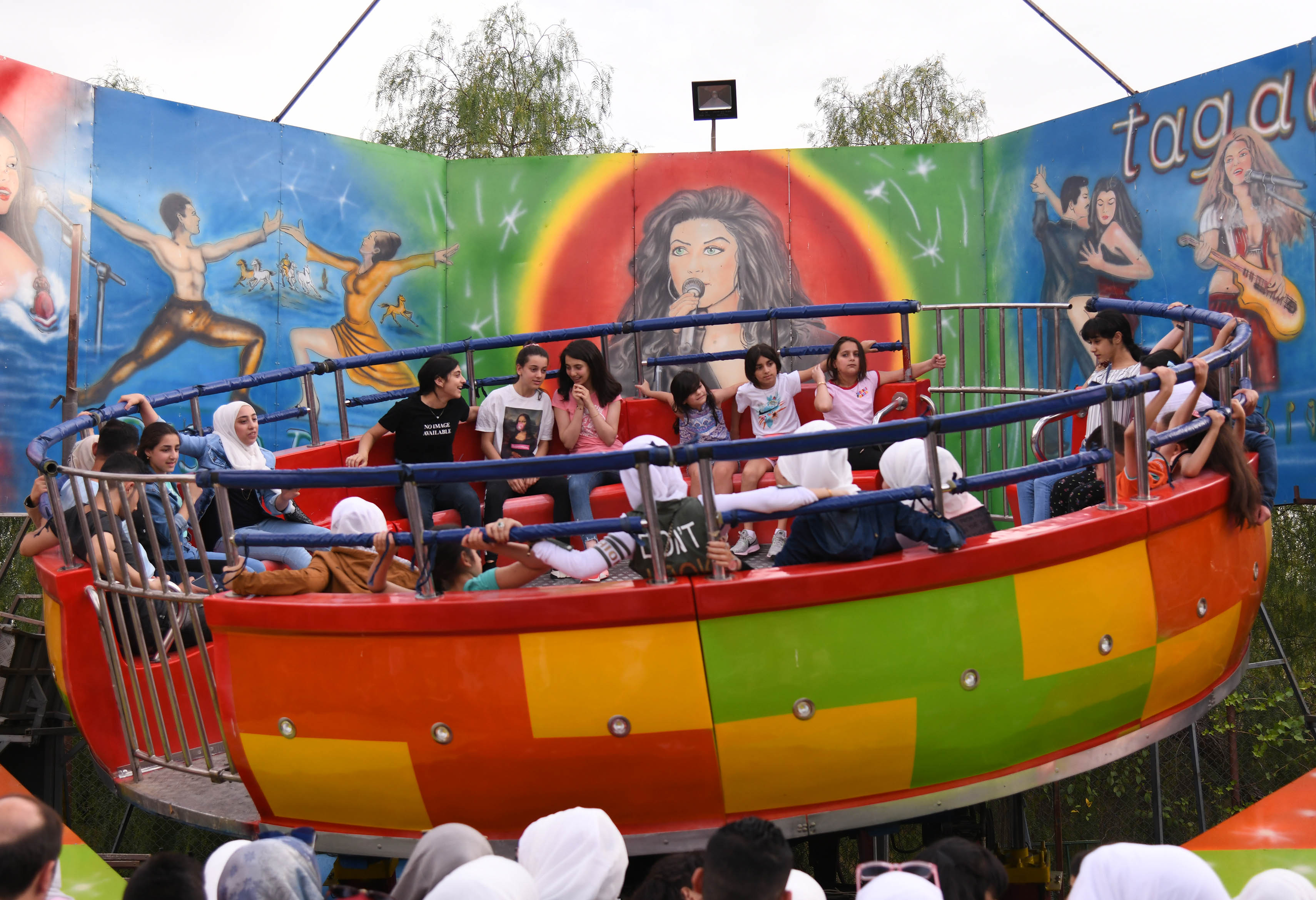 游乐园里欢乐多