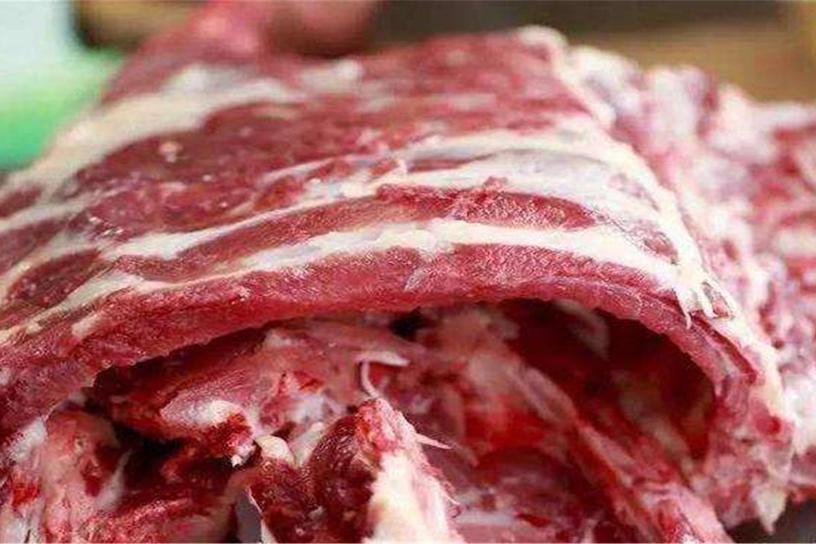 买排骨要买肉多还是肉少的老屠夫很多人不懂吃亏上当了