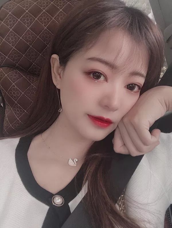 长相精致的独生乖乖女喜欢健身和看书