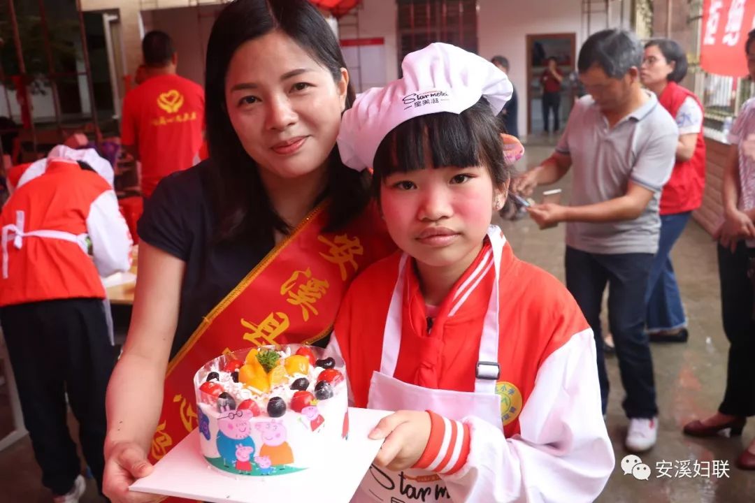 暖心湖头镇下坑小学53名留守儿童有了爱心妈妈