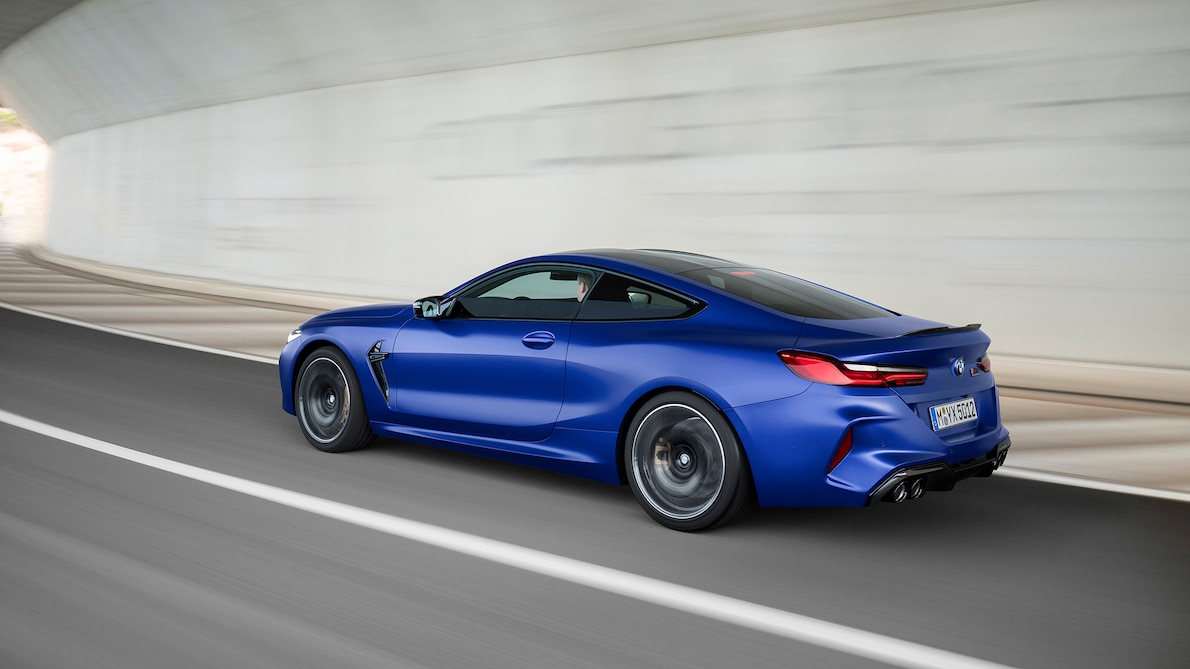 阔别20几年的宝马m8重归公众视野2020款宝马m8双门高速公路导弹