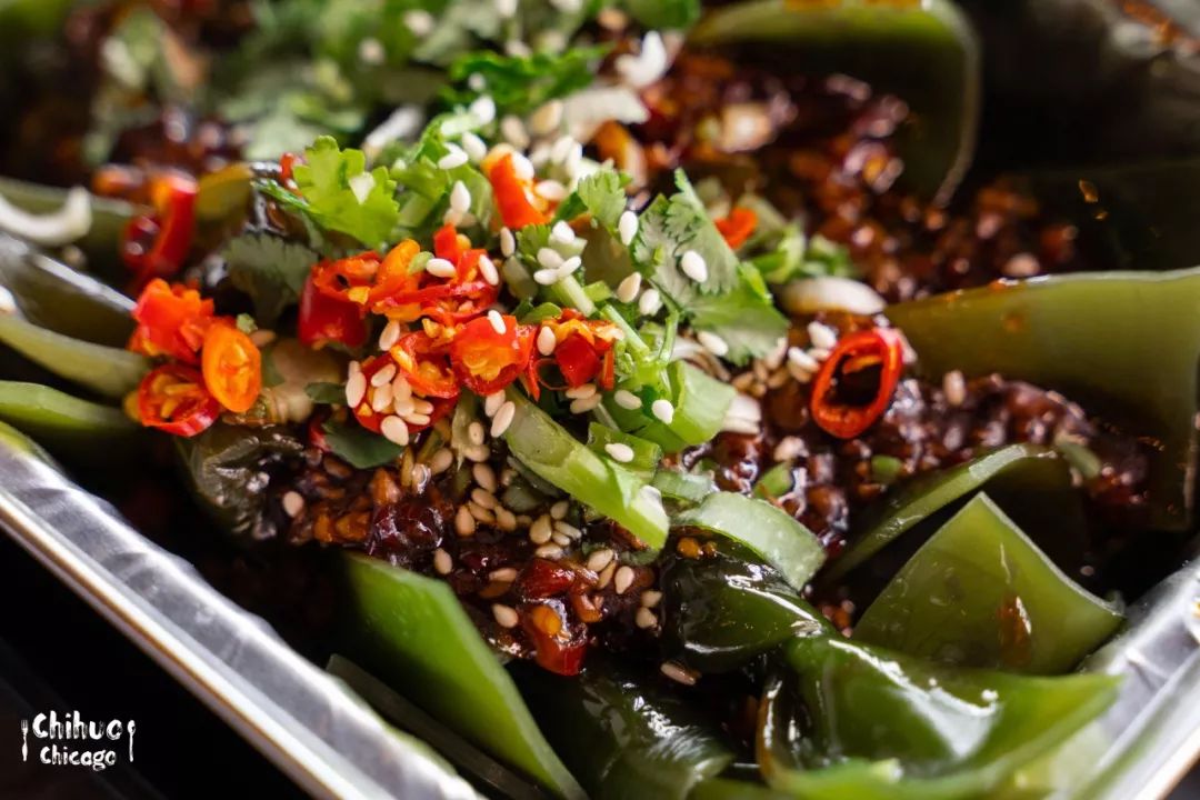    滑动查看下一张图片 >>娃娃菜,百叶,海带,金针菇都是很热门的选择