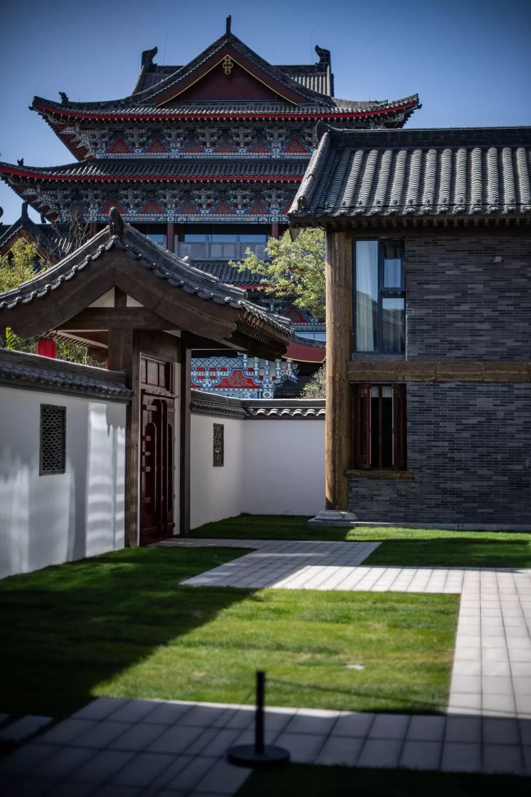 竹影摇曳,月下小酌院落深深,吟诗品茗半亩园宛若齐聚四方的八宝粽每处