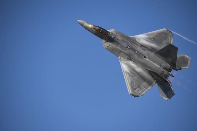 f110发动机的压气机肜9级轴流式,零级和头3级整流叶片可调,盘鼓式转子