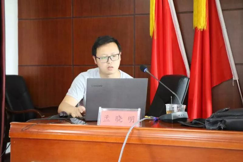 市应急管理局孟晓明同志就安全生产知识现场授课.