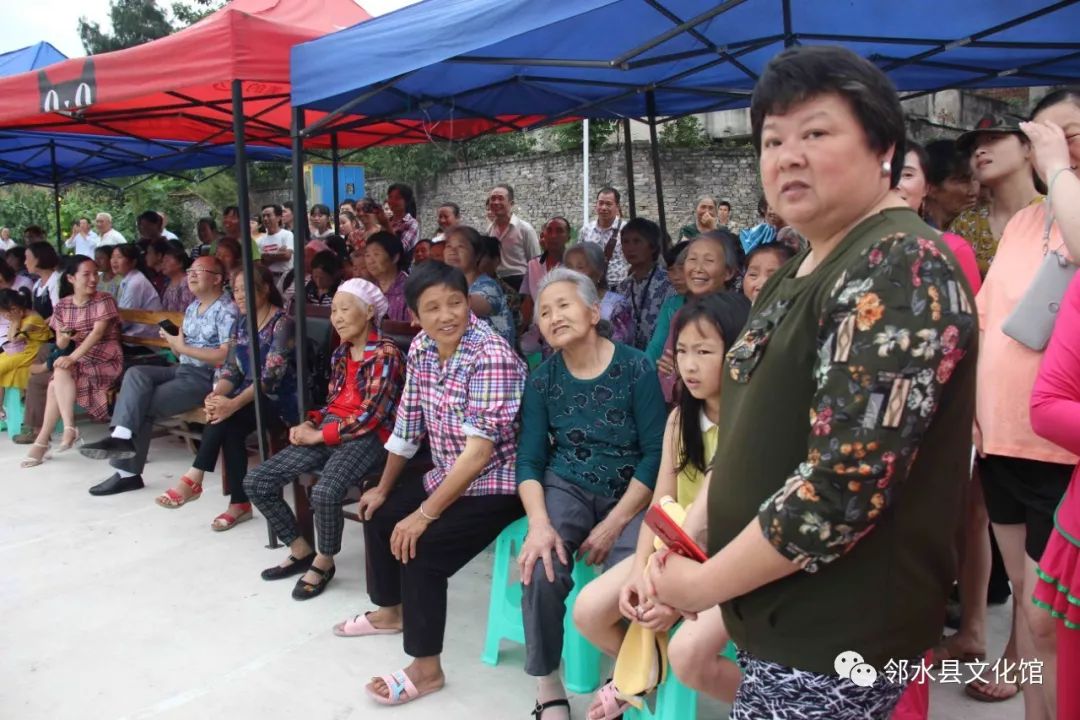 八耳镇举办"粽情端午"群众文化演出活动