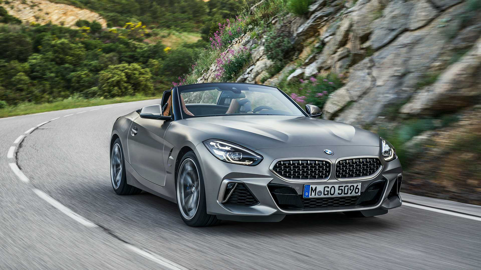 新款宝马z4王者归来海外起价才50695美元和保时捷718一决高下