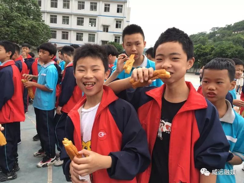 真香来新场中学感受端午节的仪式感