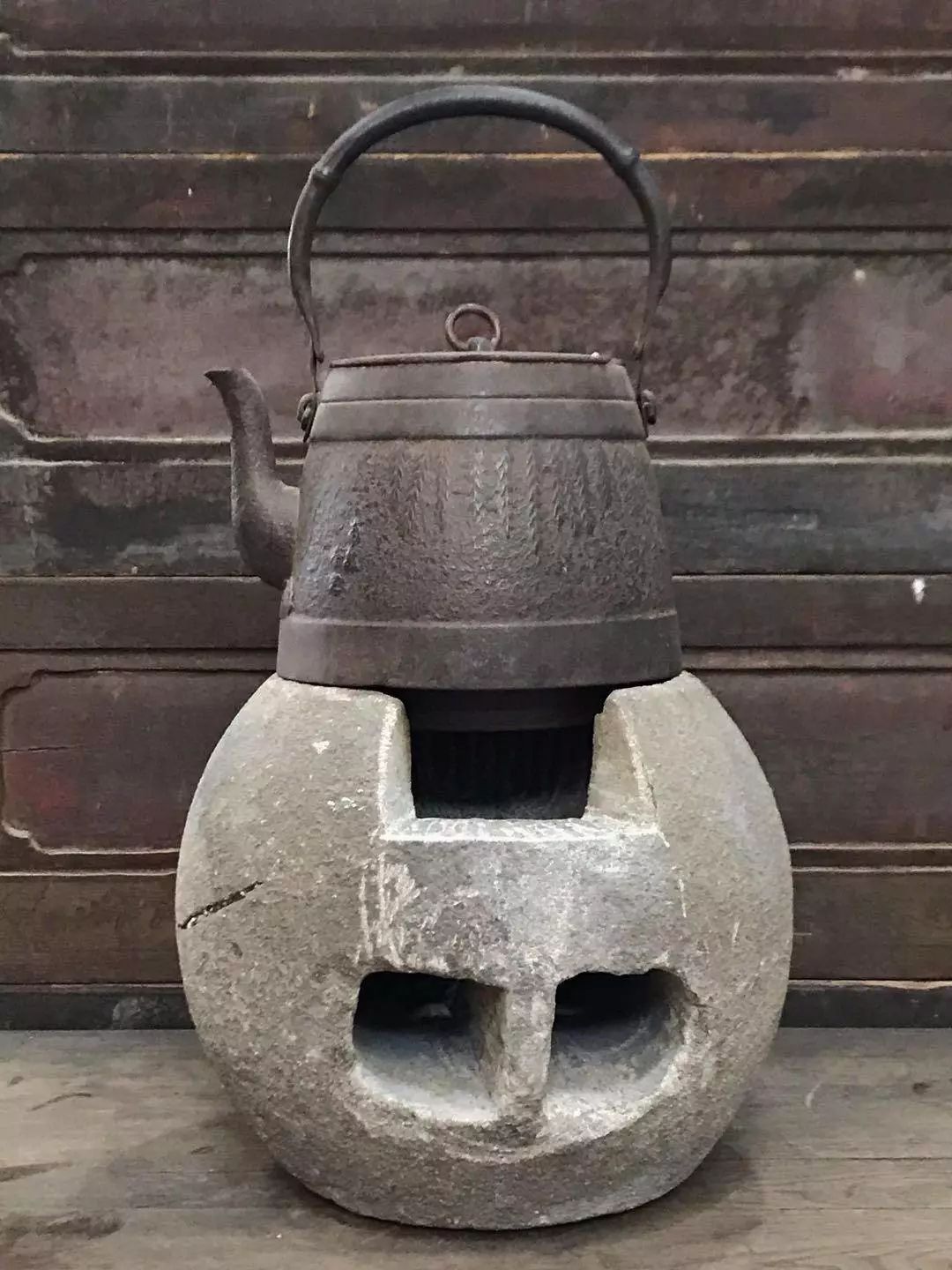 用之美客至炉上火茶起杯中香▎旧时代的炭火炉