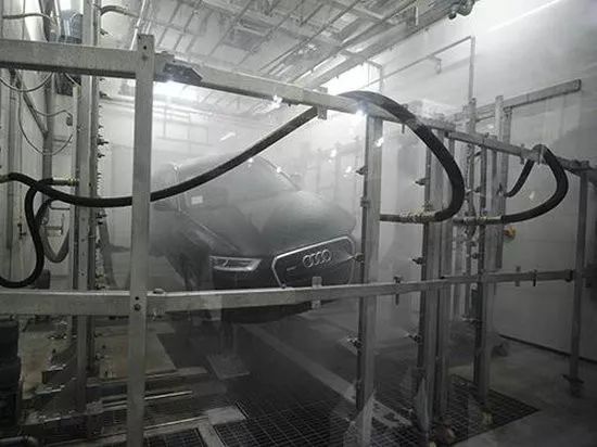 淋雨房内所有电气元件采用安全电压24v,同时电线和开关要作防水防爆