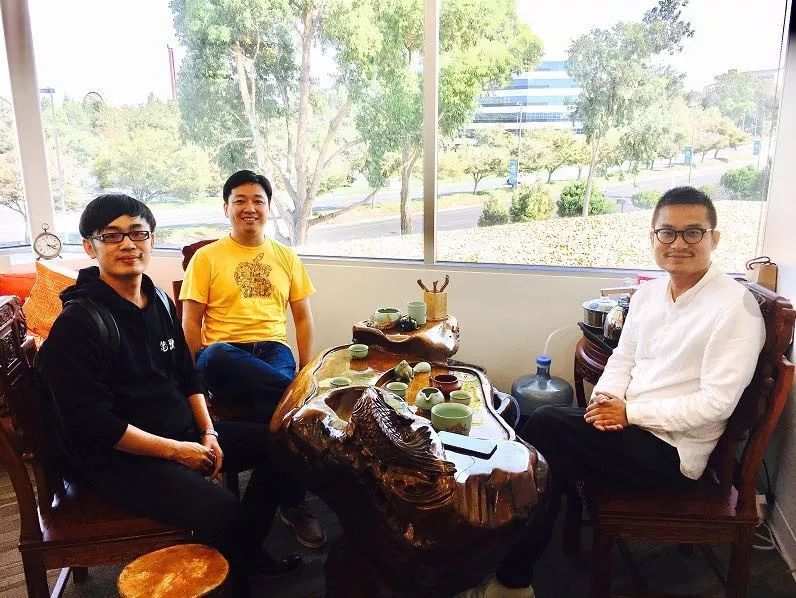 最右为文厨,最左为柯洲,硅谷,2017年