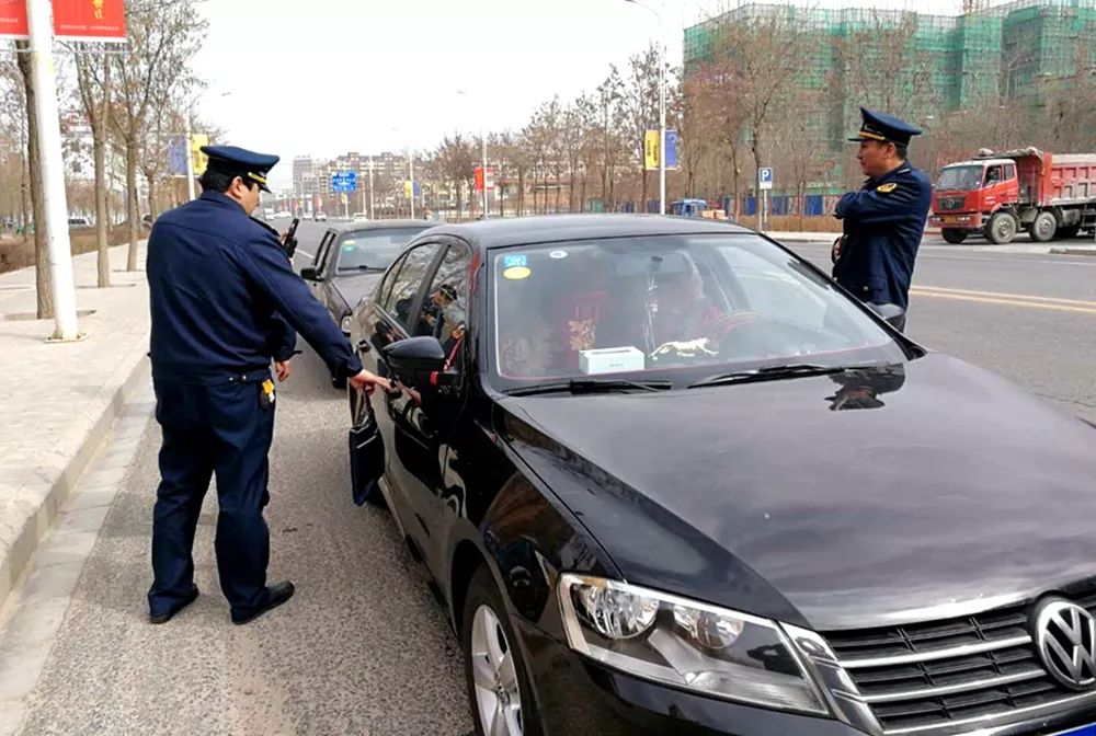 吴忠市运管局严打非法营运36个黑车队微信群被查群信息已报送扫黑办