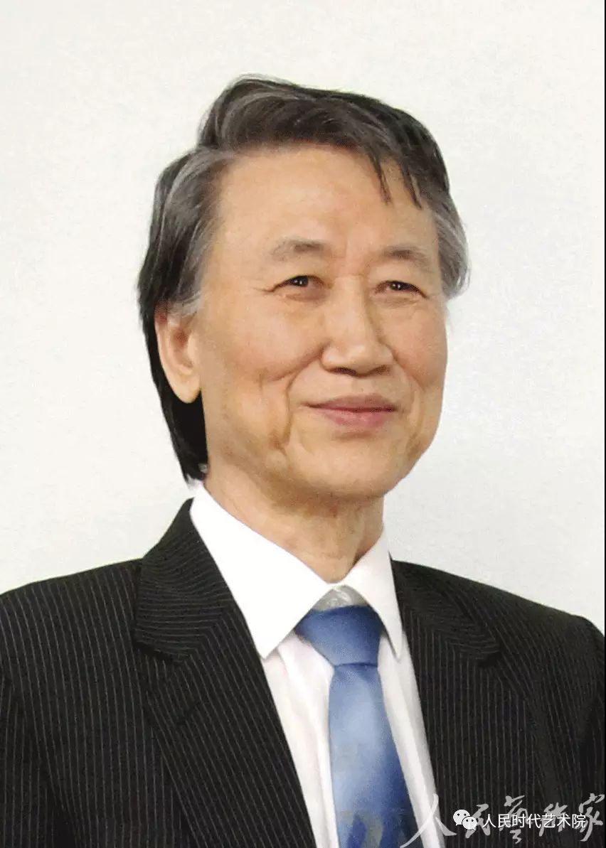 庞琦旅美画家,美国油画协会会员,中美艺术家联合会顾问,震旦艺术研究