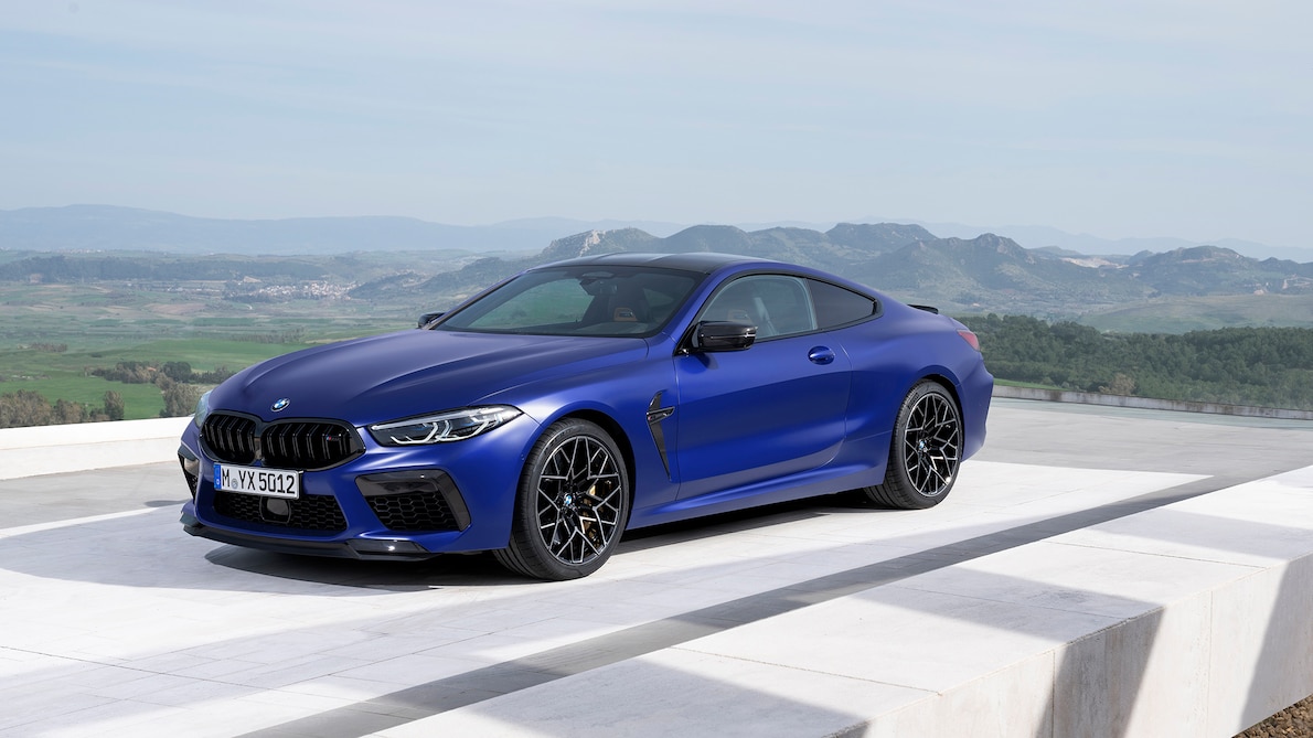 阔别20几年的宝马m8重归公众视野2020款宝马m8双门高速公路导弹