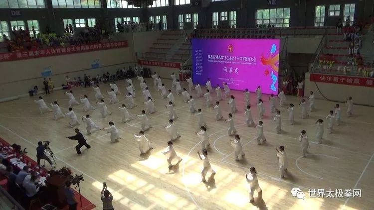 安康市振兴实业集团创始人丁礼康先生和毛先珍女士在整个集团公司推广