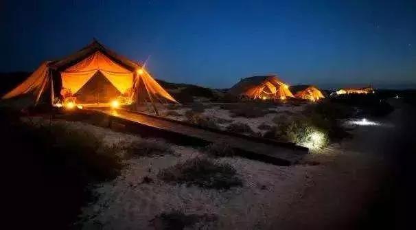 泰安这个景区夜场狂欢帐篷露营沙滩篝火音乐喷泉撸串烧烤