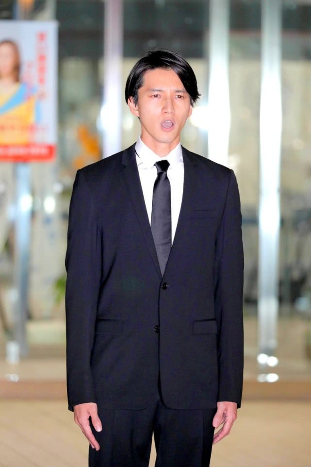 田口淳之介吸毒获释后下跪20秒道歉宣布暂退演艺圈
