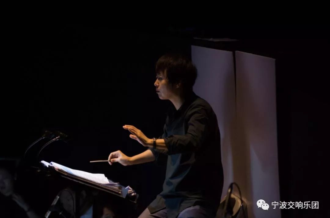 指挥朱曼丨爱你的英姿飒爽更爱你的挥洒自如