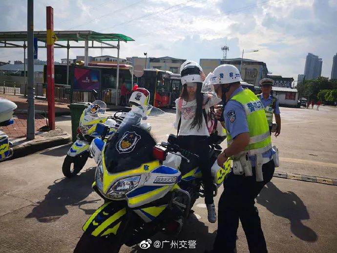 今日早上8:36,廣州交警接報廣州市一中考點有一個考生去錯考場,接到警