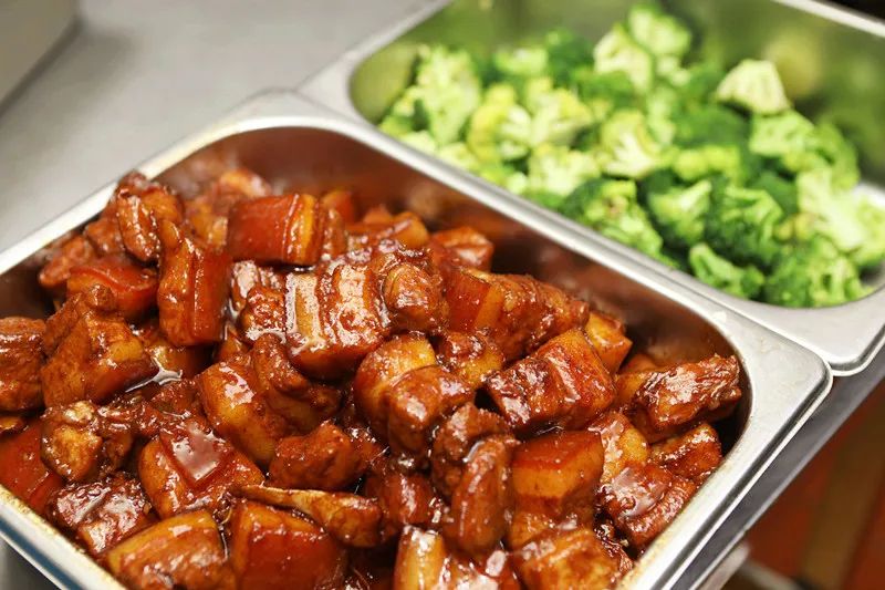 撸串烤鱼小龙虾这里的香味勾魂了树兰食堂美食节开吃啦啦啦啦