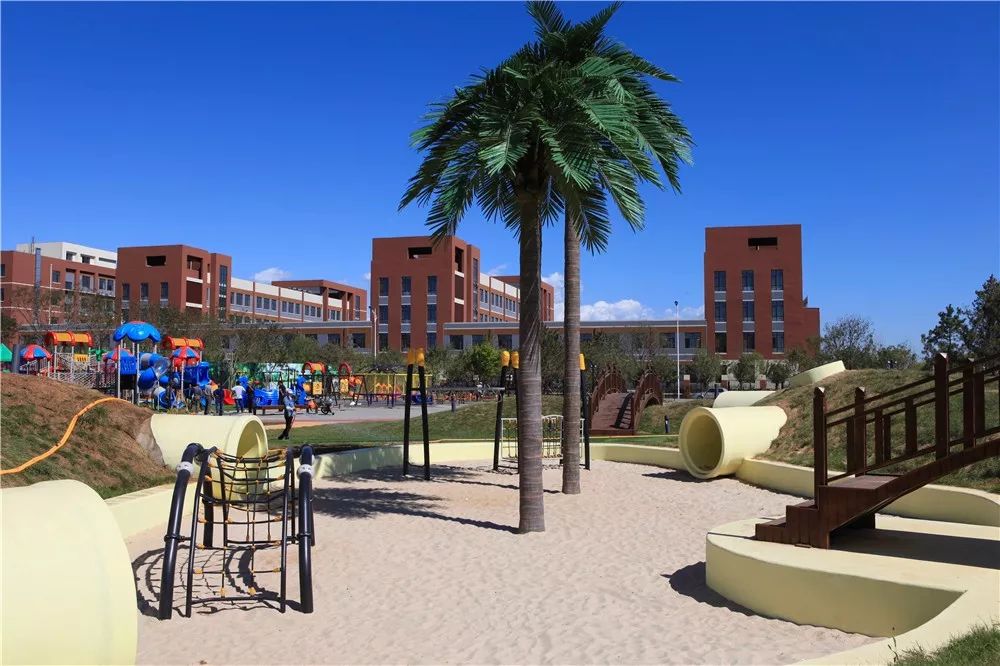 精心设计的儿童公园像鲁迅先生的百草园走进孩子们记忆中的童年留下孩