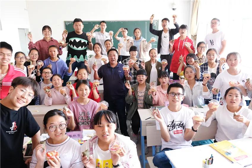 原創太精彩雲南曲靖會澤茚旺高級中學高一高二學生齊祝高三考生金榜題