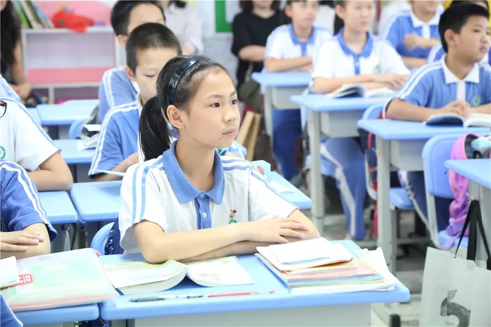 美好校园书香童年我的梦深圳中学龙岗小学庆祝六一国际儿童节文艺汇演