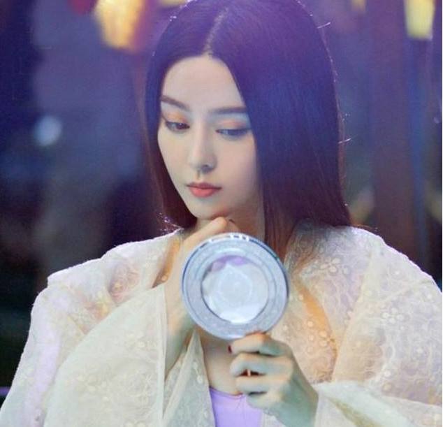 10位古装美人对镜梳妆杨幂赵丽颖迪丽热巴古力娜扎谁最惊艳