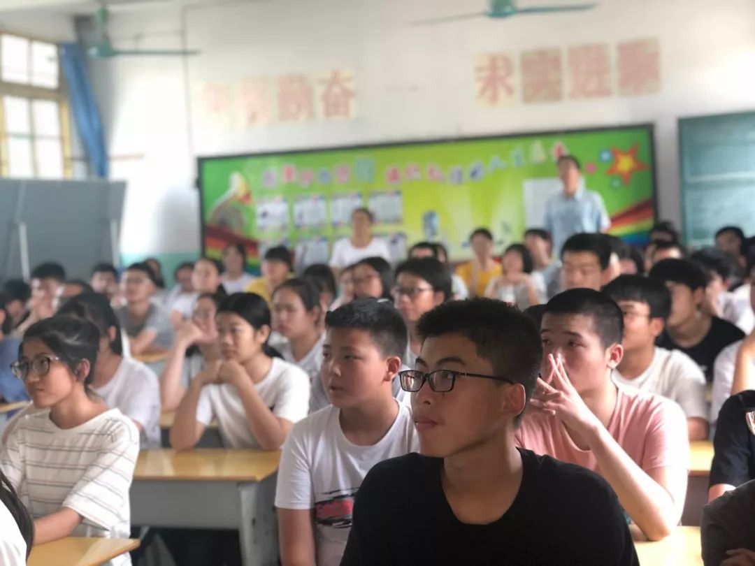 轻松应考   ——仓山区名师大讲堂之考前心理辅导讲座走进永南中学