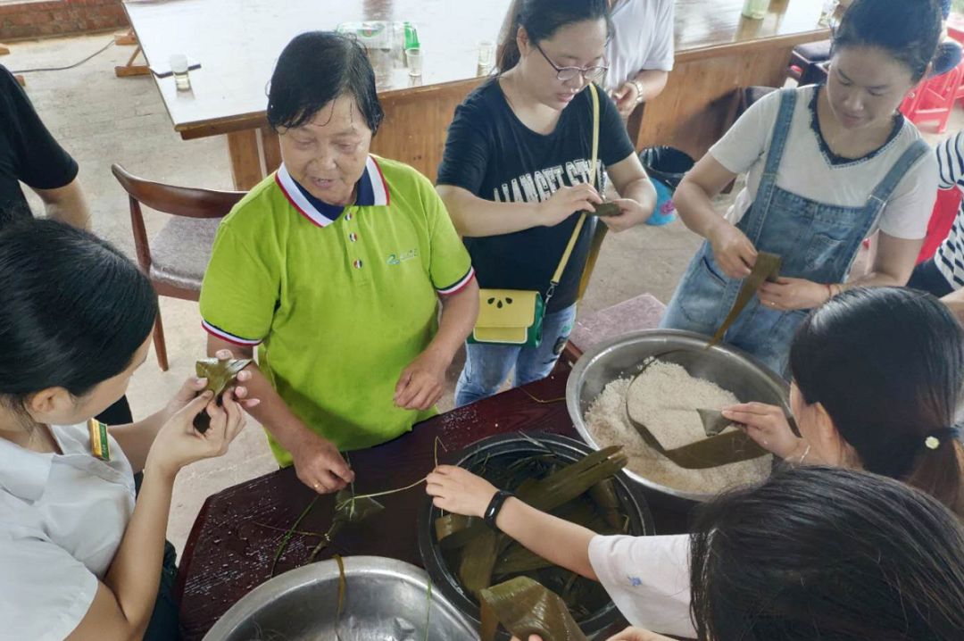 固始县周辉女图片