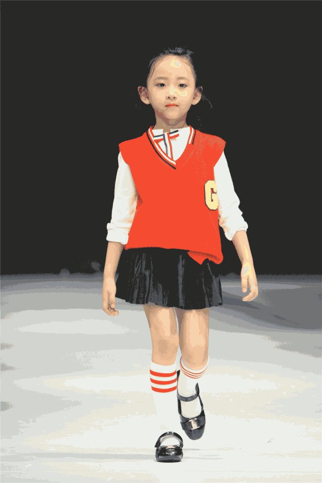 众客隆杯·萌娃换装大赛!火爆报名中!5576元奖品等你来拿!