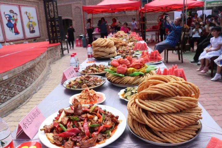 民族团结一家亲微行动"巾帼煮妇,粽情端午,我邀亲戚品美食"活动