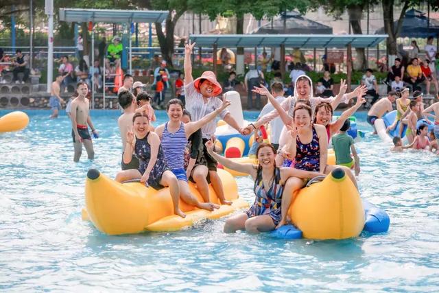 玩的就是刺激和心跳盈香水上乐园狂欢派对开始啦