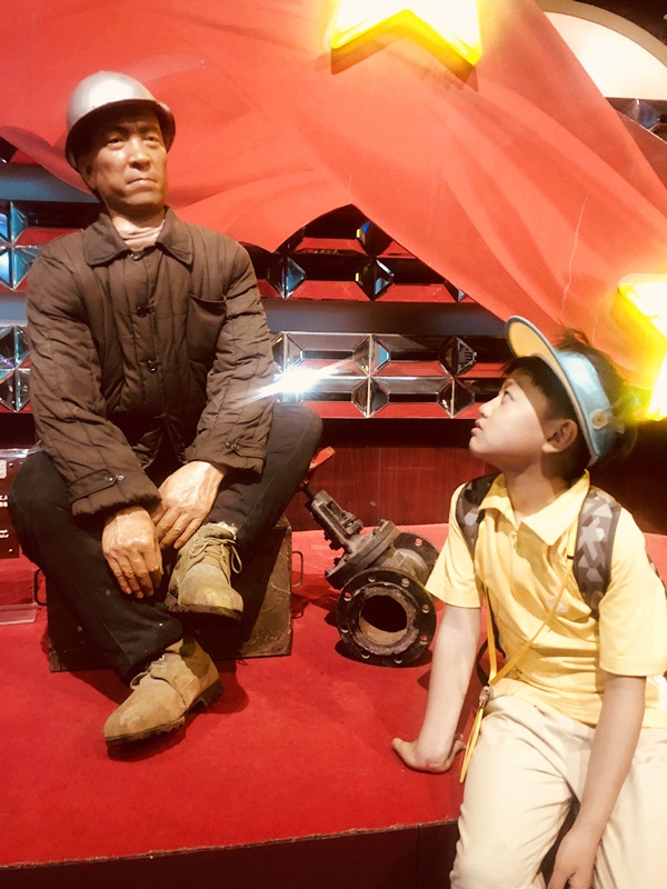 这个奇幻,搞怪,还好玩的地方就在大连,寓教于乐,孩子超喜欢!_蜡像