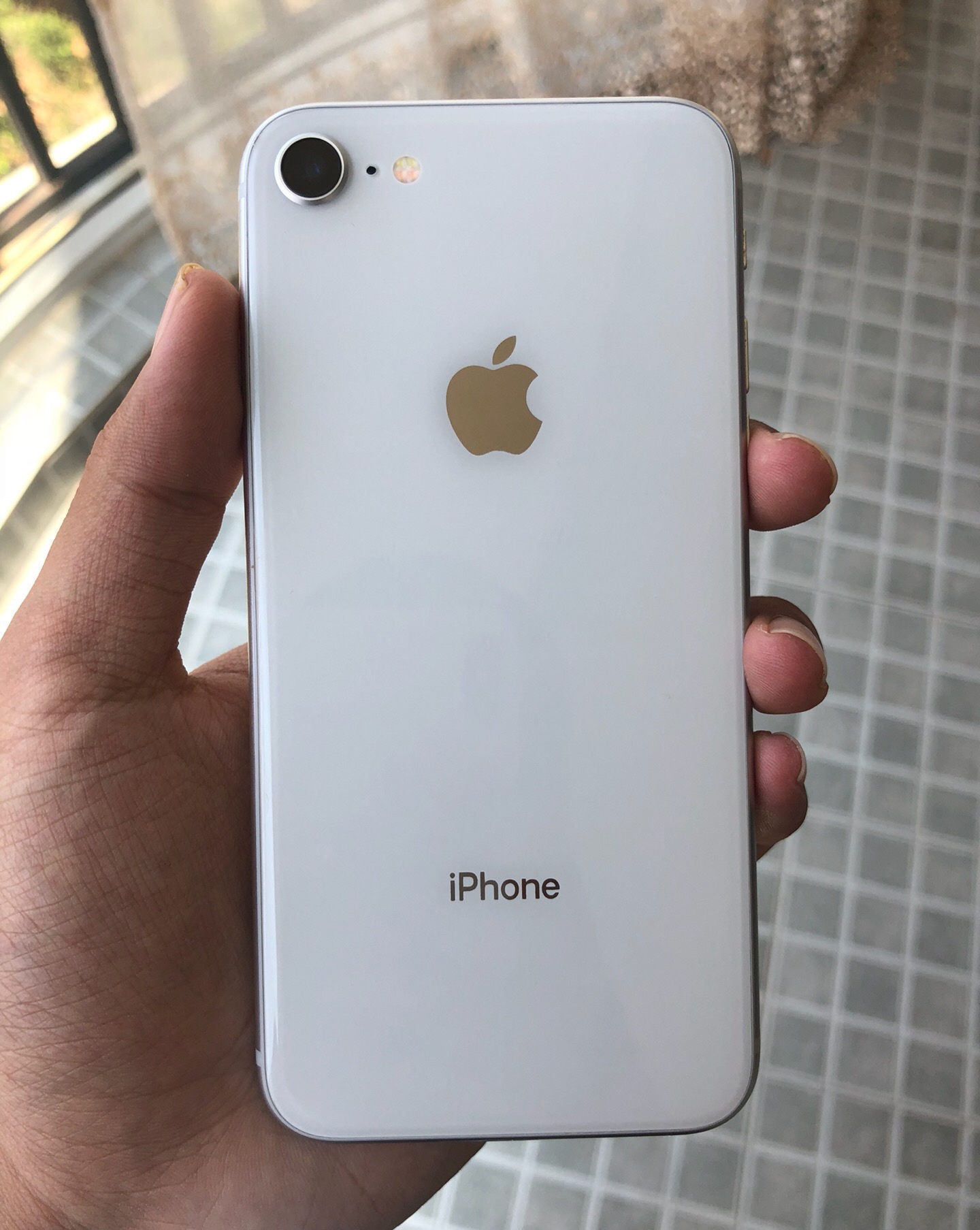 网友花2300元买iphone8用了半个月才知道上当了