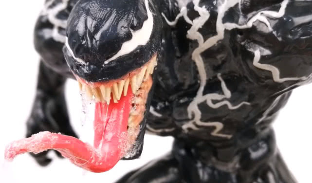巨型毒液舌头图片