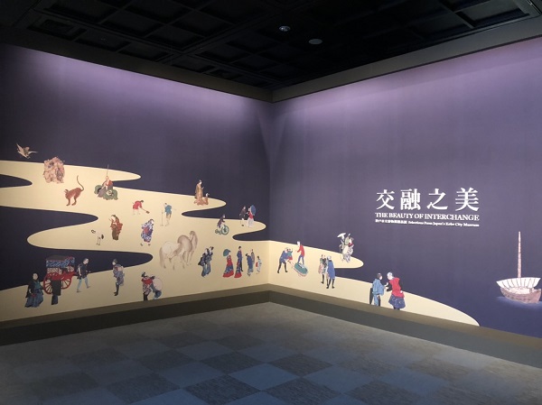 展览分四个单元,共展出180余件精品,包括浮世绘,屏风画,绘画,瓷器