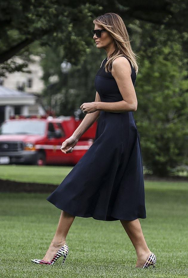 梅拉尼娅高调回白宫穿15公分高跟鞋把脚挤成啥样了看着都疼啊