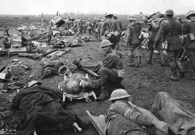 俄国的两个军官在众人面前互扇耳光导致在一战中损失21万士兵