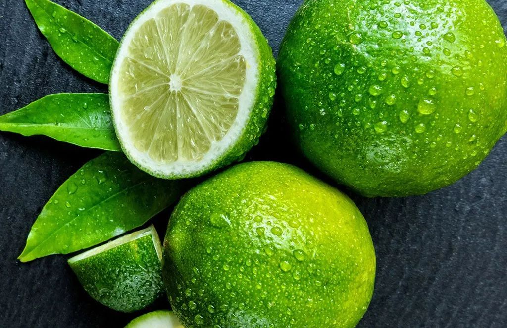 香水青柠夏日饮料里不可或缺的一抹绿色