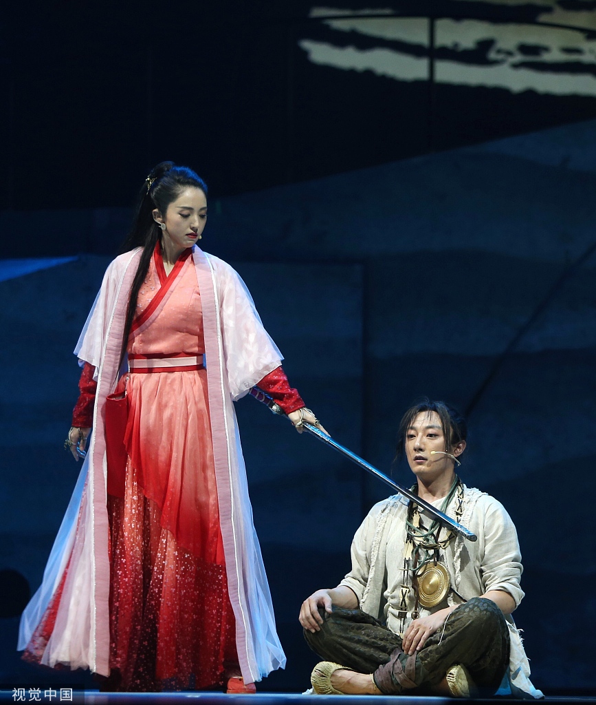 董璇挑战紫霞仙子 穿飘逸戏服美成仙女本仙