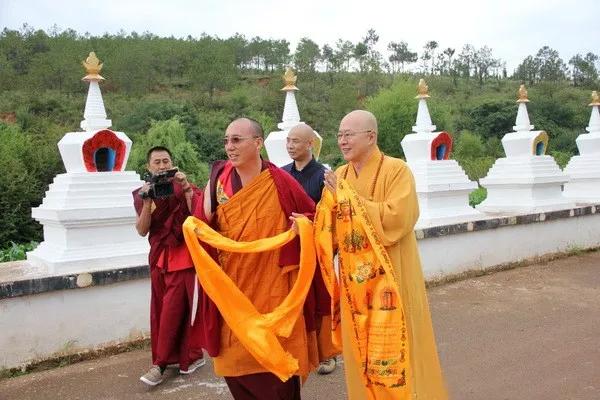 鸡足山7月610日文峰寺取华首门钥匙与迦叶尊者一起迎接未来佛