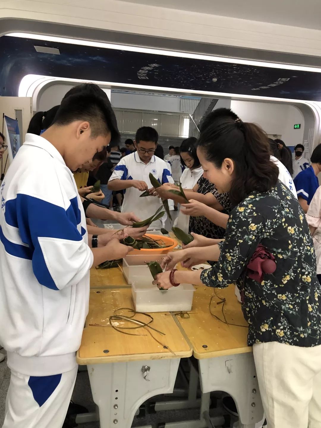 五色新丝缠角棕诗情画意品端午