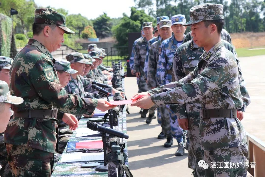 超燃直击湛江市民兵整组训练现场