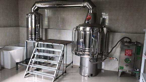 南方农村酿造传统大米酒时,大都采用木甑或瓦甑,用它们来蒸酒,完全能