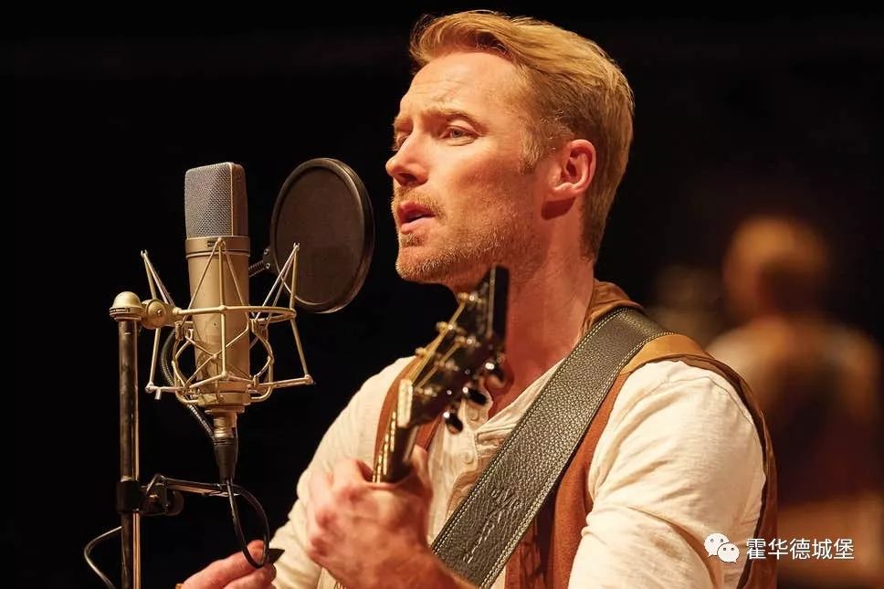 2019年8月4日爱尔兰著名流行歌手罗南基汀将会在霍华德城堡举办演唱会