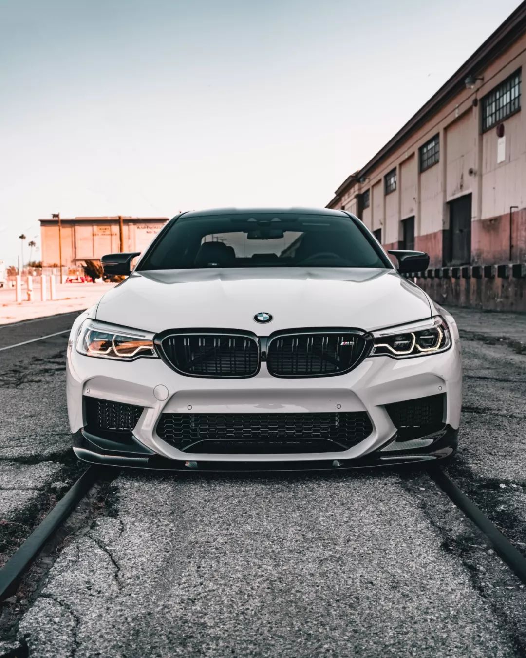 宝马m5:原谅3.4秒的我太快,只让你看到一抹雪山白