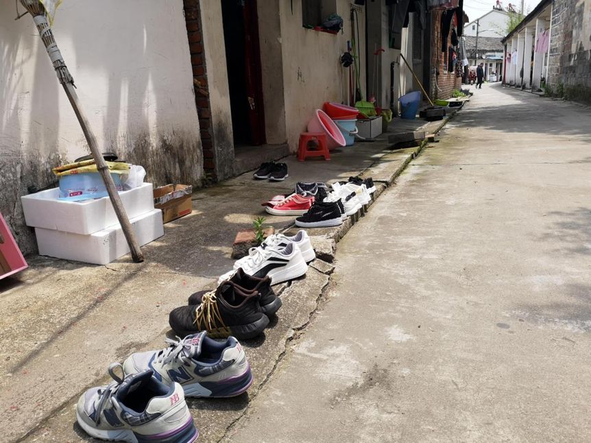 铁皮屋淘宝代购店:替"毛坦厂"高考生寄送青春