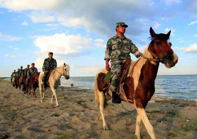 原创中国现在还有骑兵吗世界最大军马场在祖国西部创始人霍去病